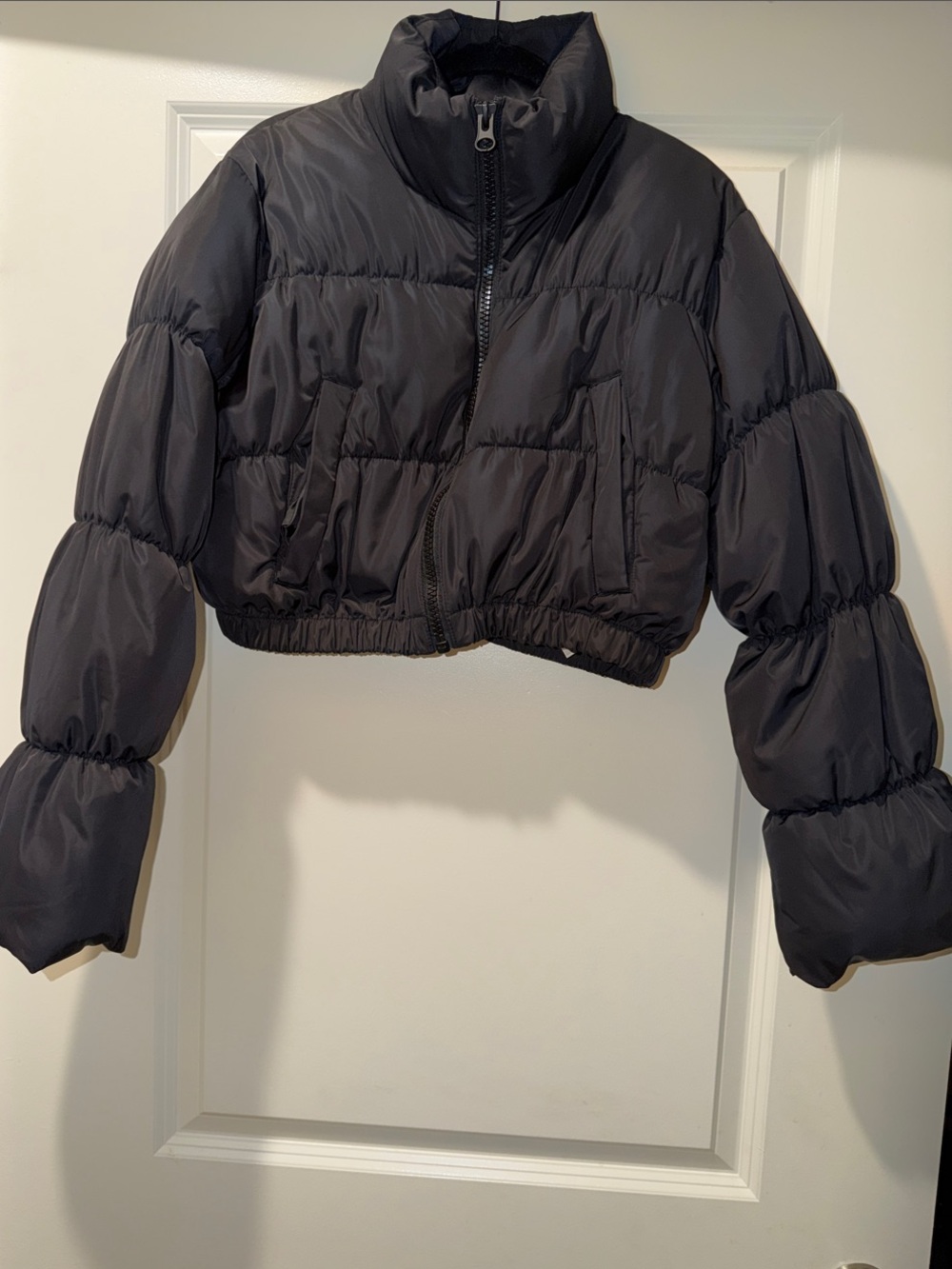 H&M Divided Cropped Black Puffer Jacket